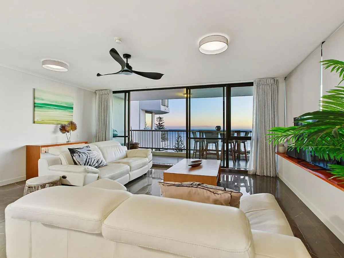 Seaview 31 Luxurious Beachside Two Bedroom Apartment In Seaview Resort With Stunning Views Mooloolaba 0*,  Austrália