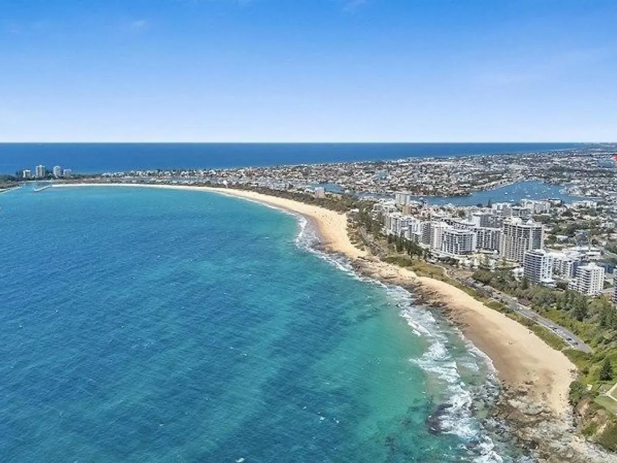 Seaview 31 Luxurious Beachside Two Bedroom Apartment In Seaview Resort With Stunning Views Mooloolaba