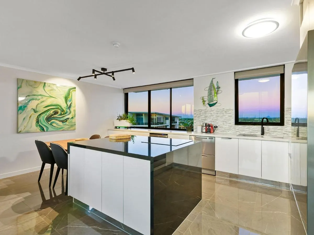 Seaview 31 Luxurious Beachside Two Bedroom Apartment In Seaview Resort With Stunning Views Mooloolaba