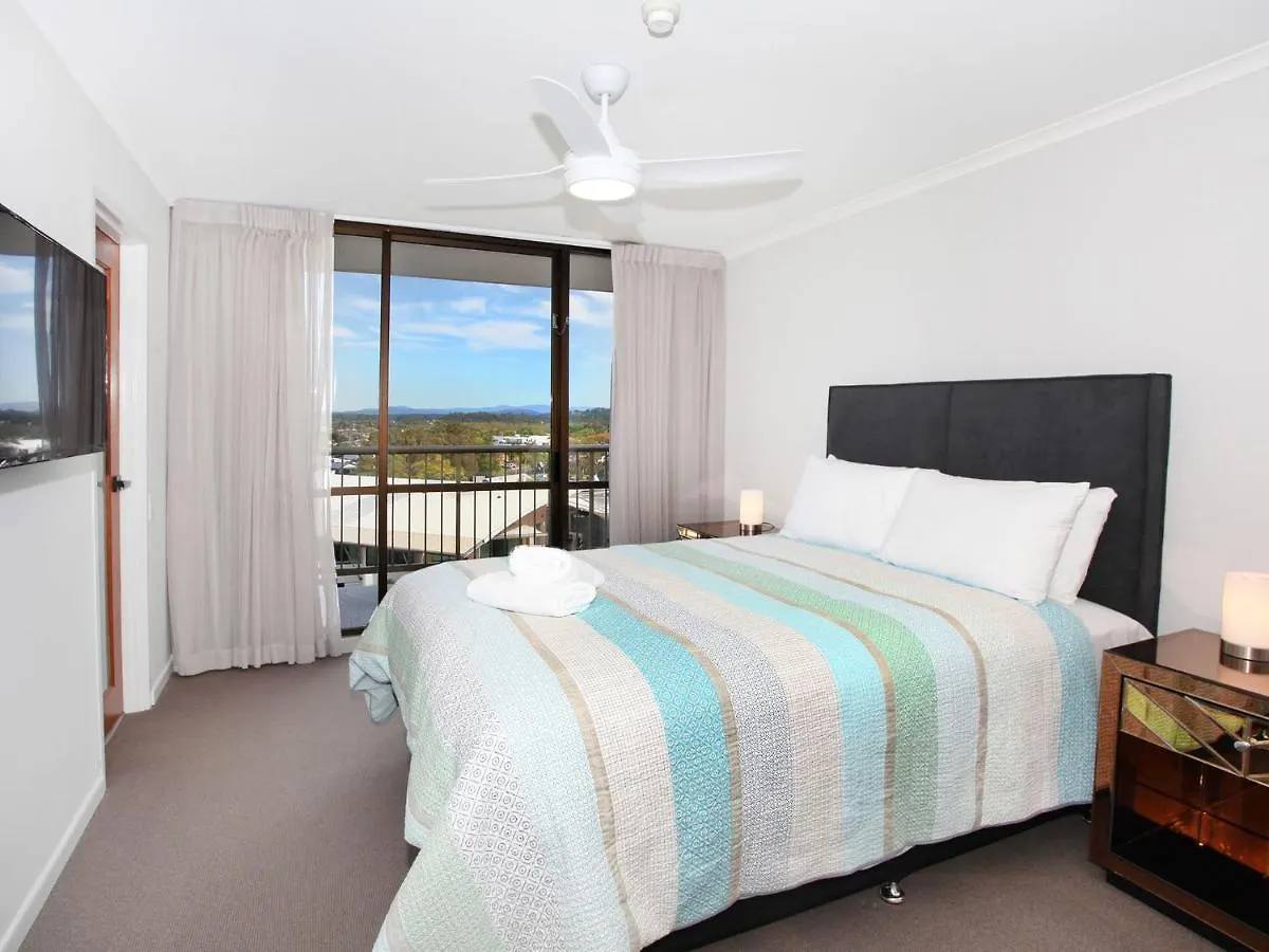 Seaview 31 Luxurious Beachside Two Bedroom Apartment In Seaview Resort With Stunning Views Mooloolaba 0*,  Austrália